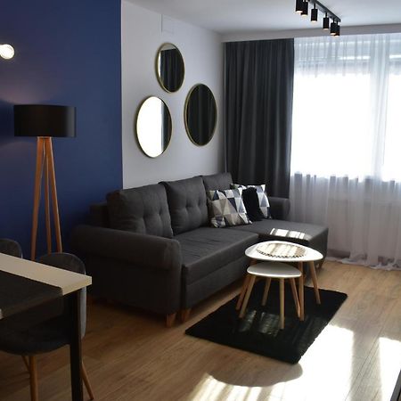 Apartament W Centrum Przy Parku Na Wyspie Pila Bagian luar foto