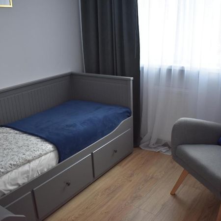 Apartament W Centrum Przy Parku Na Wyspie Pila Bagian luar foto