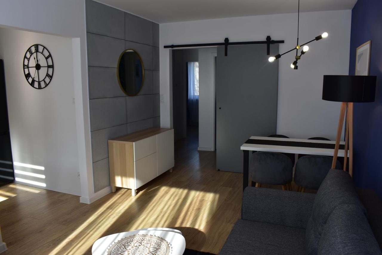 Apartament W Centrum Przy Parku Na Wyspie Pila Bagian luar foto
