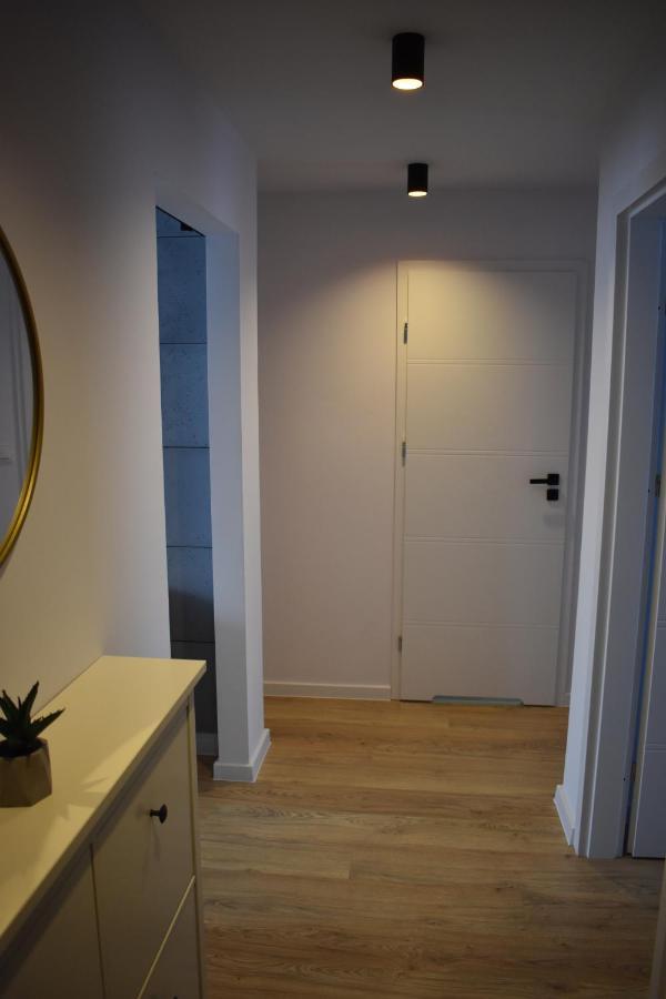 Apartament W Centrum Przy Parku Na Wyspie Pila Bagian luar foto