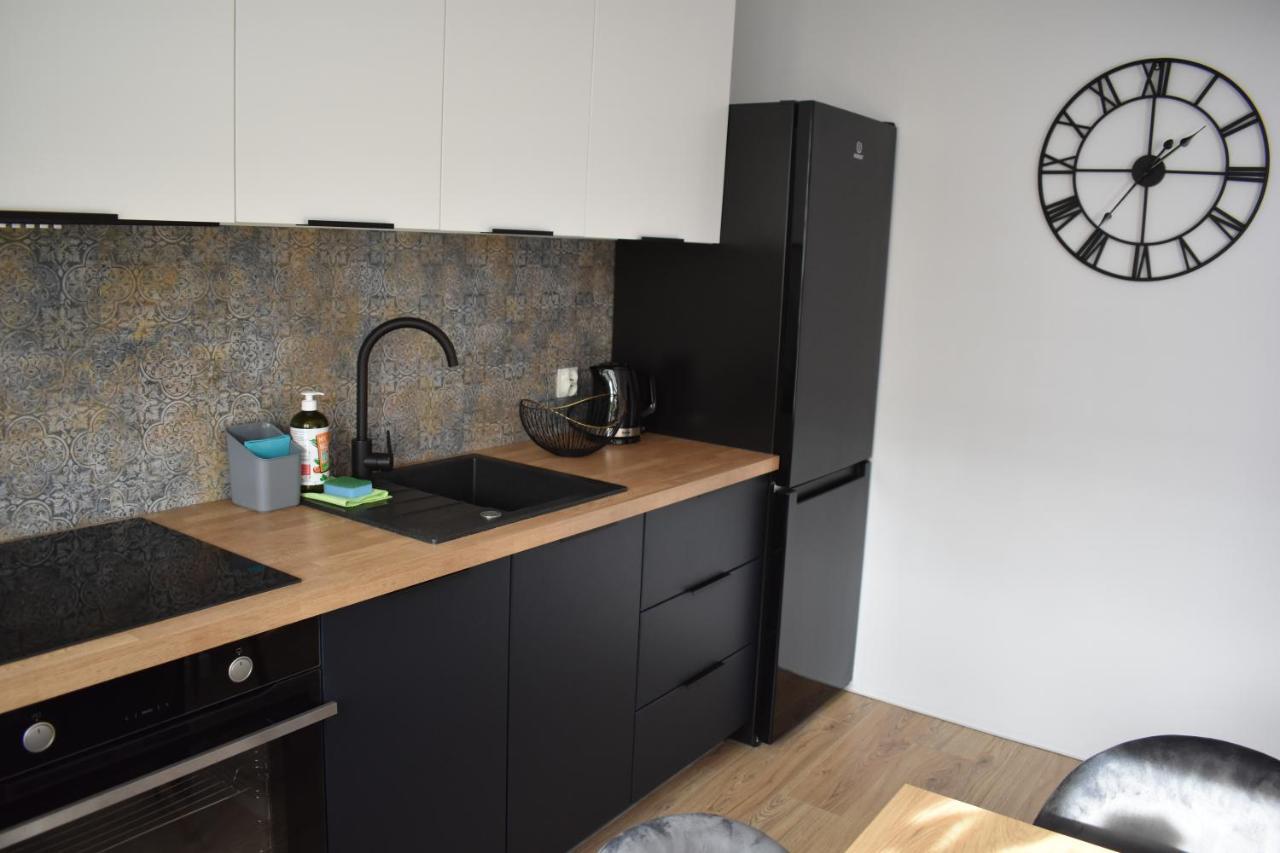 Apartament W Centrum Przy Parku Na Wyspie Pila Bagian luar foto