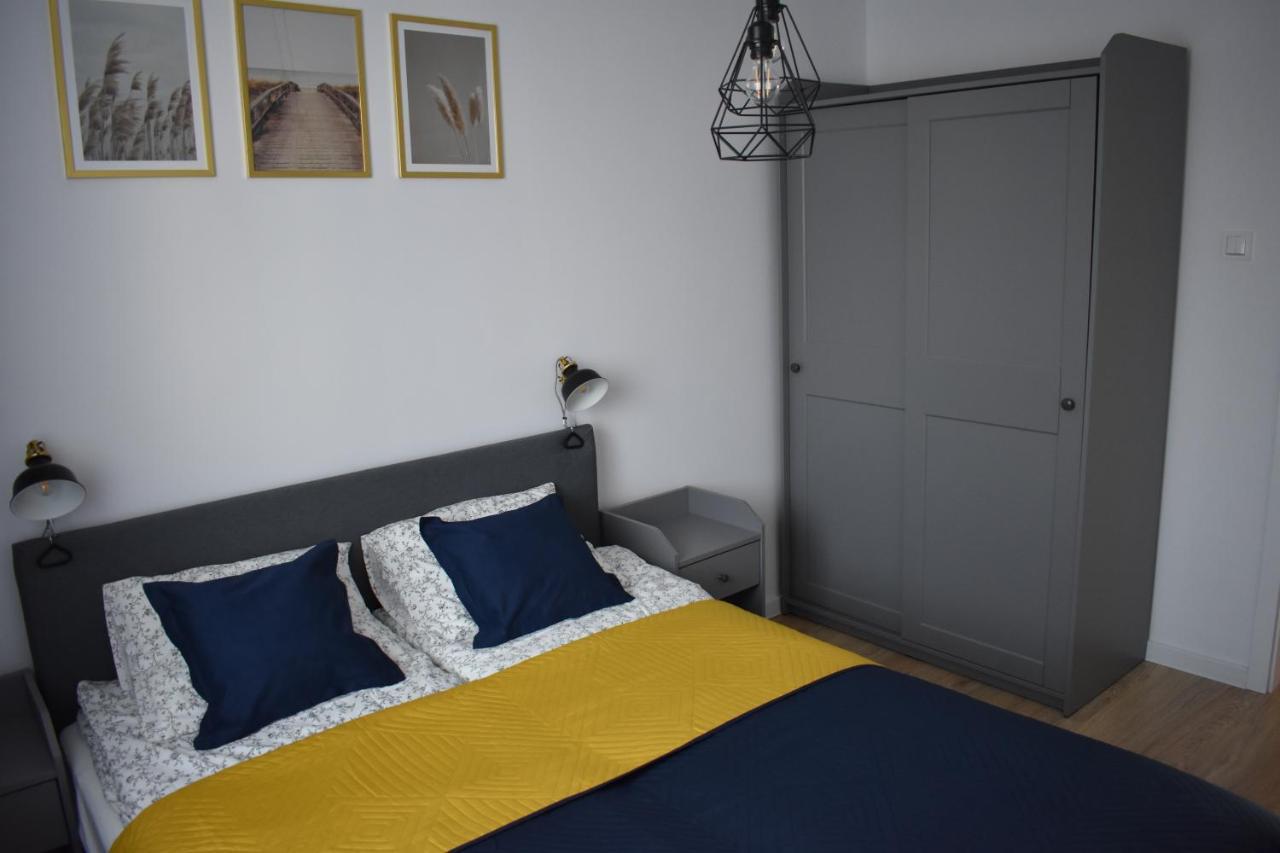 Apartament W Centrum Przy Parku Na Wyspie Pila Bagian luar foto