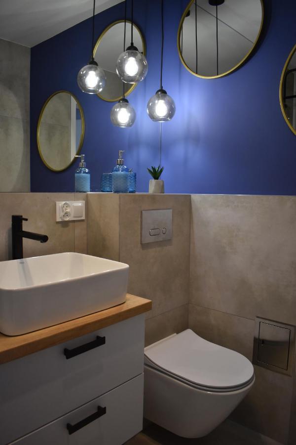 Apartament W Centrum Przy Parku Na Wyspie Pila Bagian luar foto