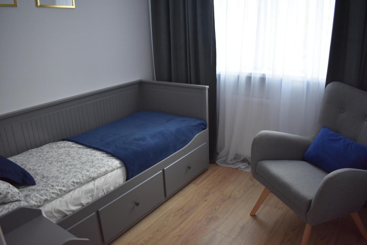 Apartament W Centrum Przy Parku Na Wyspie Pila Bagian luar foto