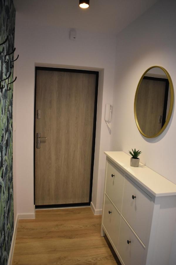 Apartament W Centrum Przy Parku Na Wyspie Pila Bagian luar foto
